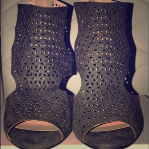 Olive green heels. Sexy very sexy